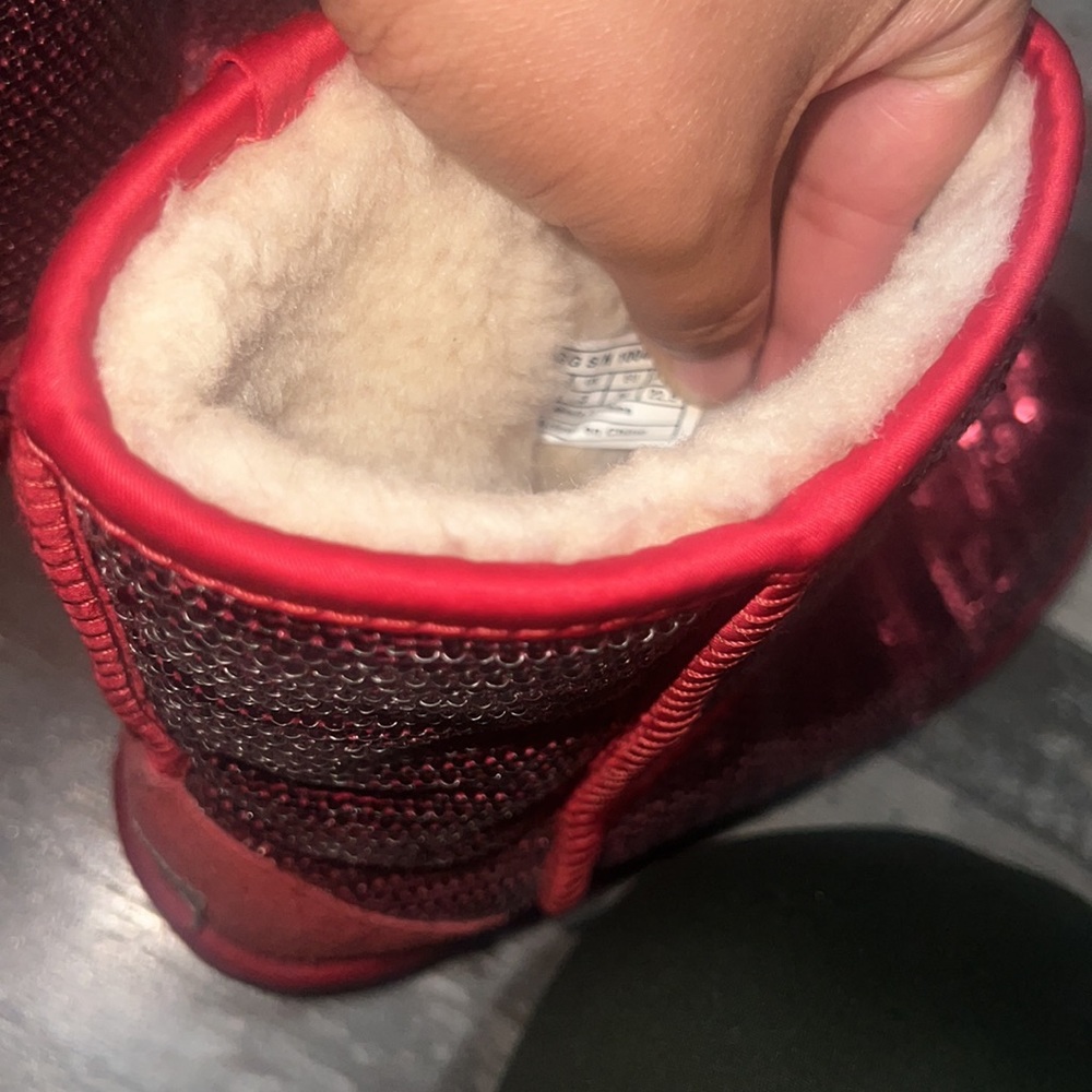 Red sequins Uggs - Picture 6 of 6